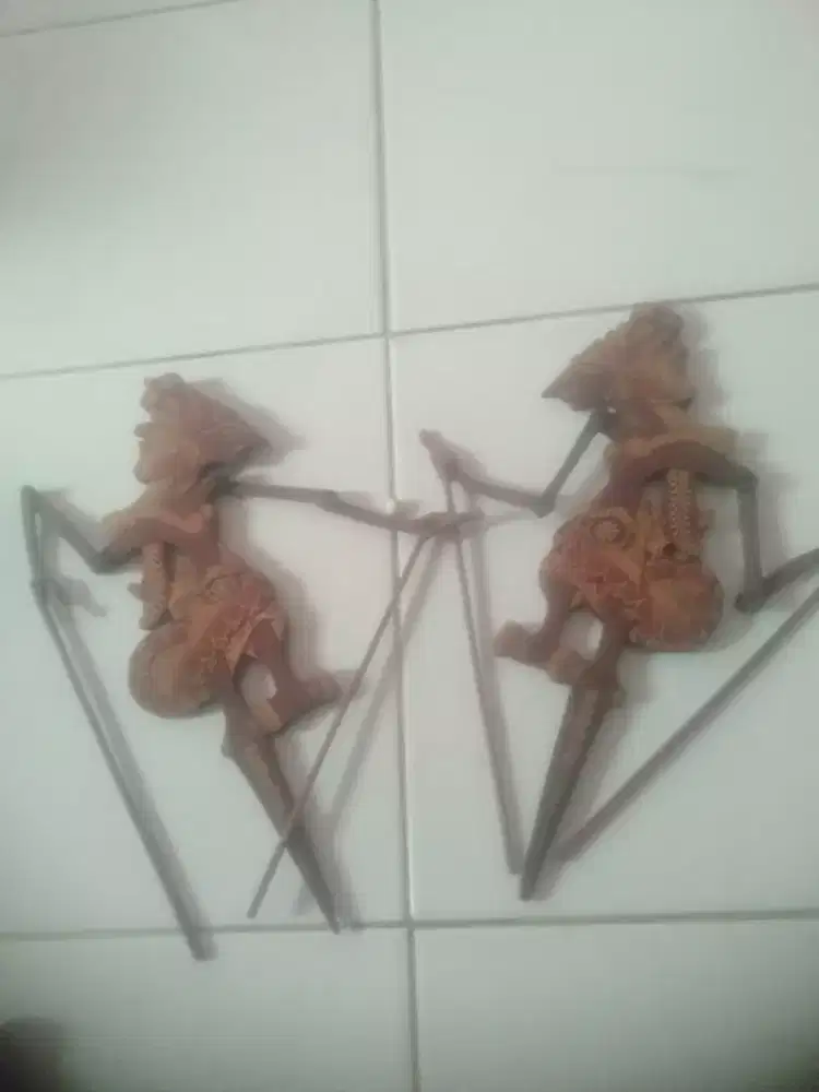 Wayang kulit kayu tebal