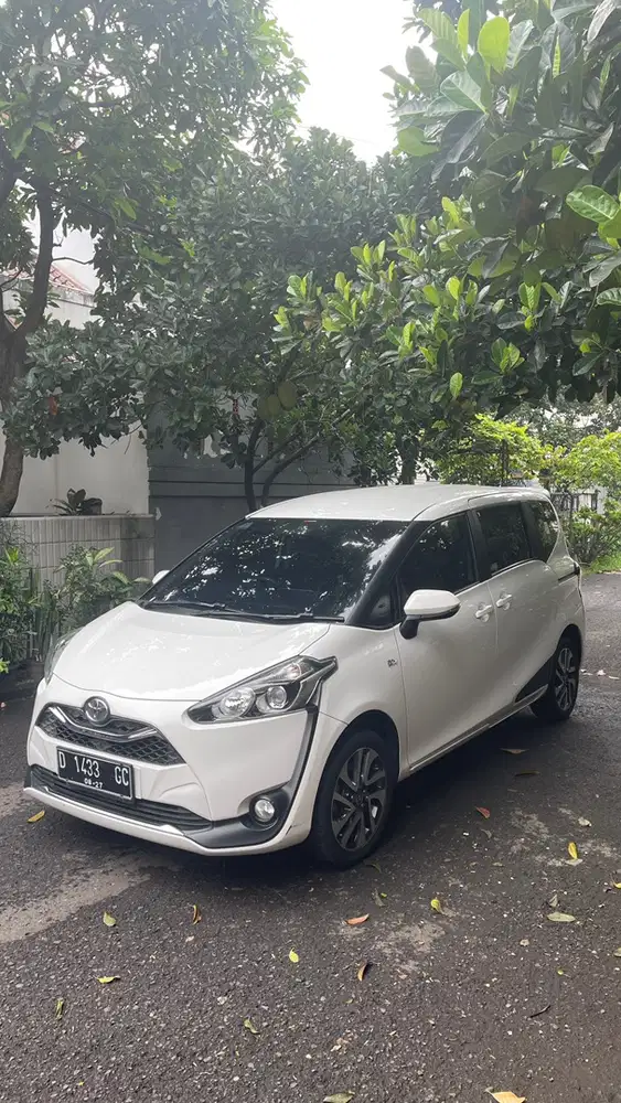 Toyota Sienta V 2019 matic km 55rb Tangan Pertama