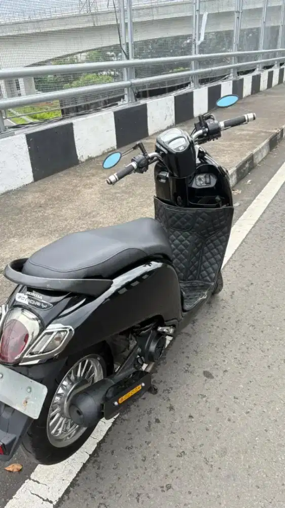 Honda Scoopy Donat Warna Hitam 2017