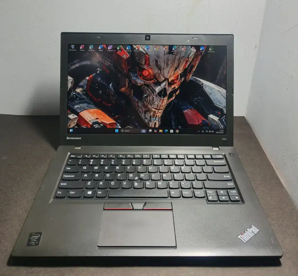Laptop lenovo thinkpad T450 Core i5 ram 4gb SSD 256gb siap pakai