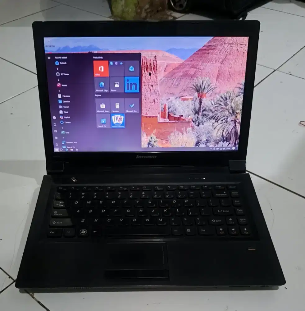 Lenovo mulus normal ram 8 SSD 240 Batre 3 jam wind 10 autocat lancar