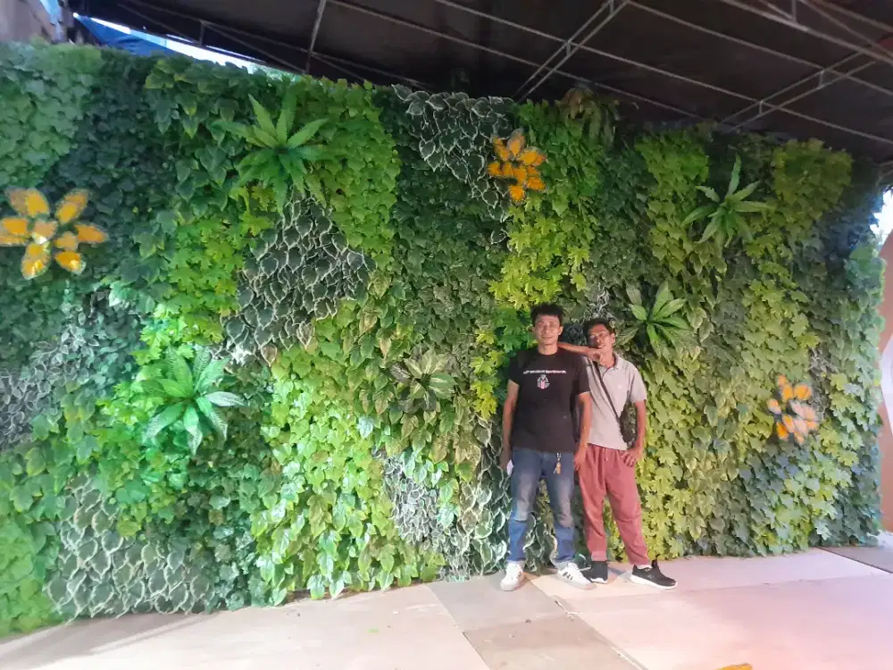 Dekorasi Rumah Dan Kantor DenganDaun Sintetis/Plastik-Vertikal Garden
