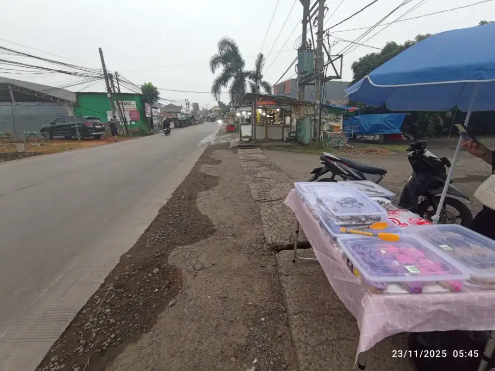 Meja lipat dan payung jualan