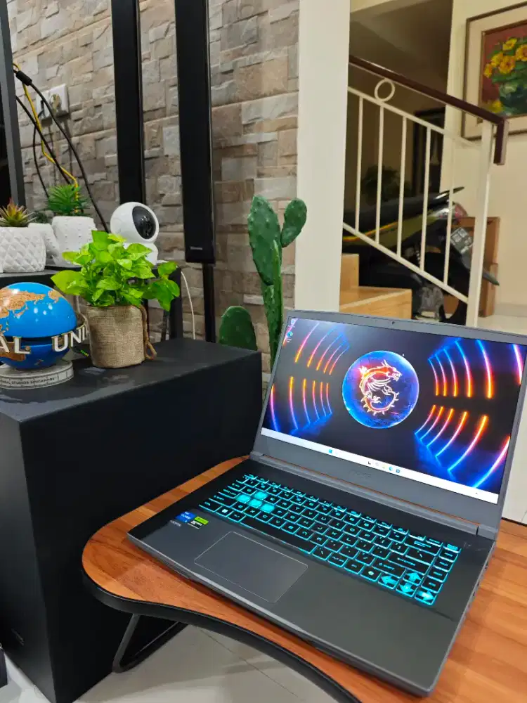 Laptop MSI Thin A15 RTX4050 x rog nitro