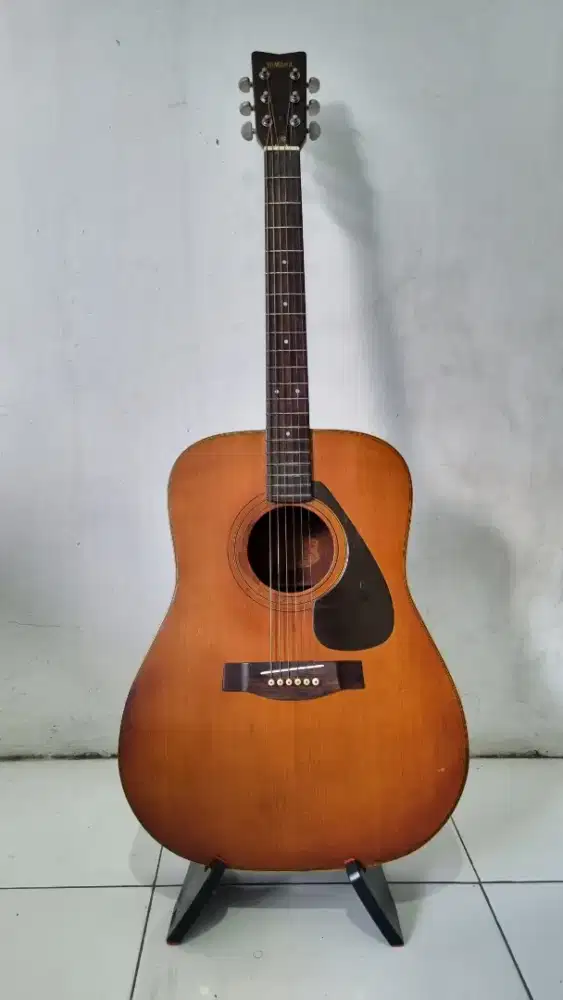 Yamaha FG-151 Vintage Acoustic Guitar