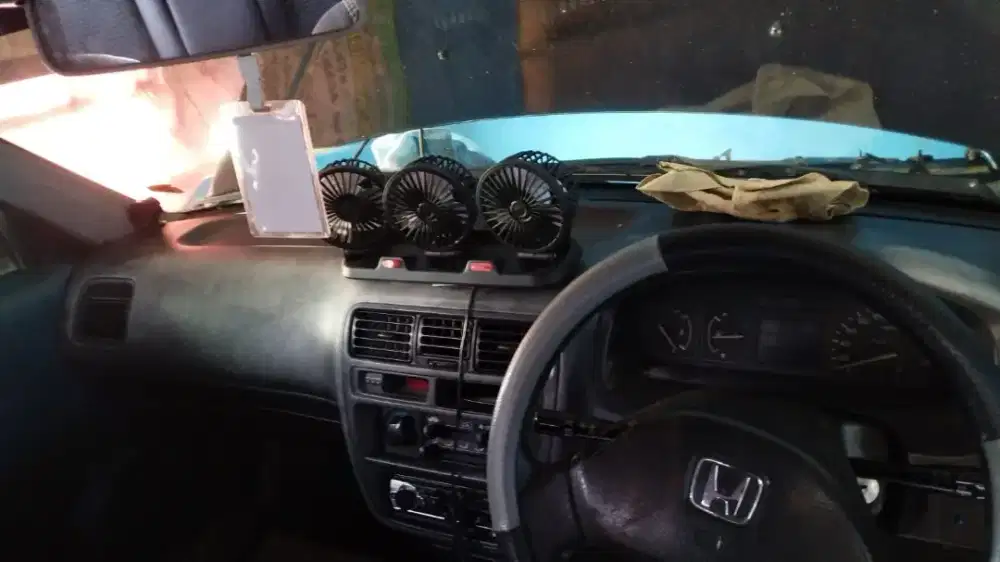 Di jual santai ,,,sedan biru metalik