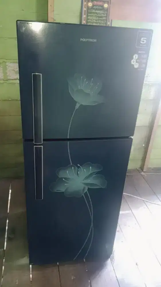 Kulkas 2pintu Polytron blezza no minus,siap pakai.