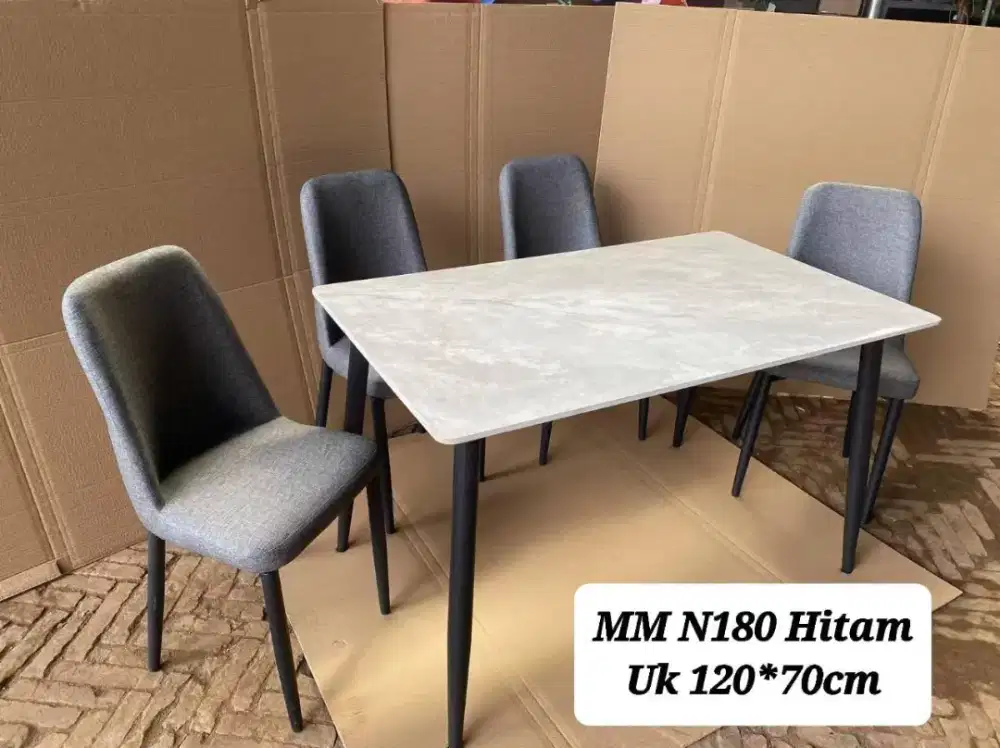1 Set Meja Makan Marmer Minimalis + 4 Kursi MM N180 Hitam