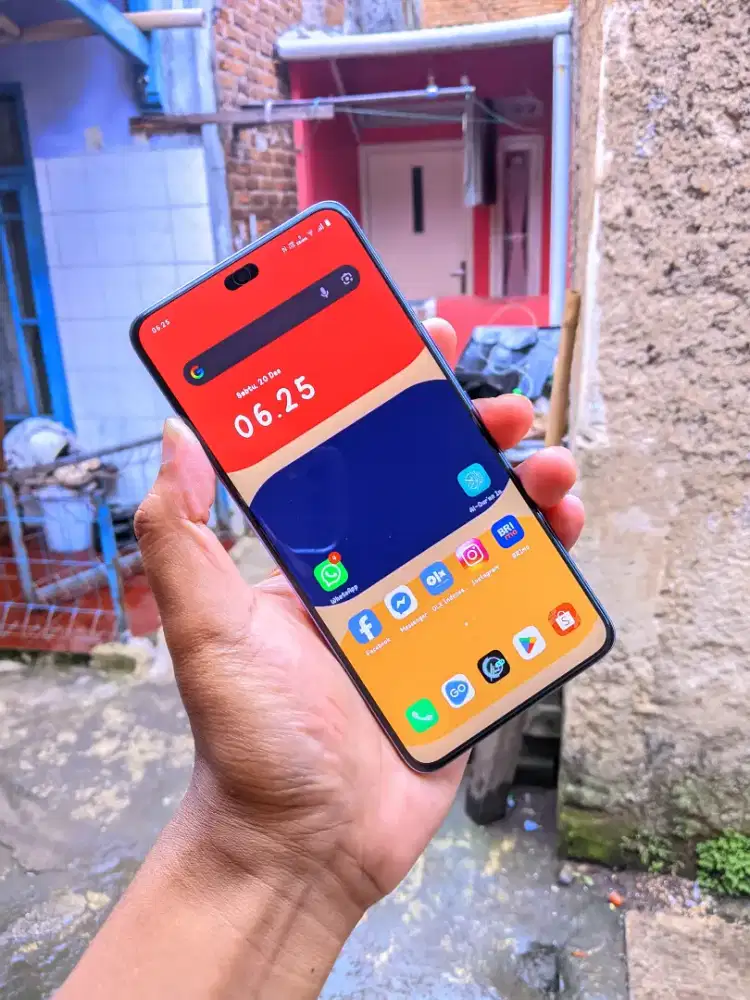 vivo v50 5g ram 12+12/256 mulus segel kumplit orian garansi masih lama