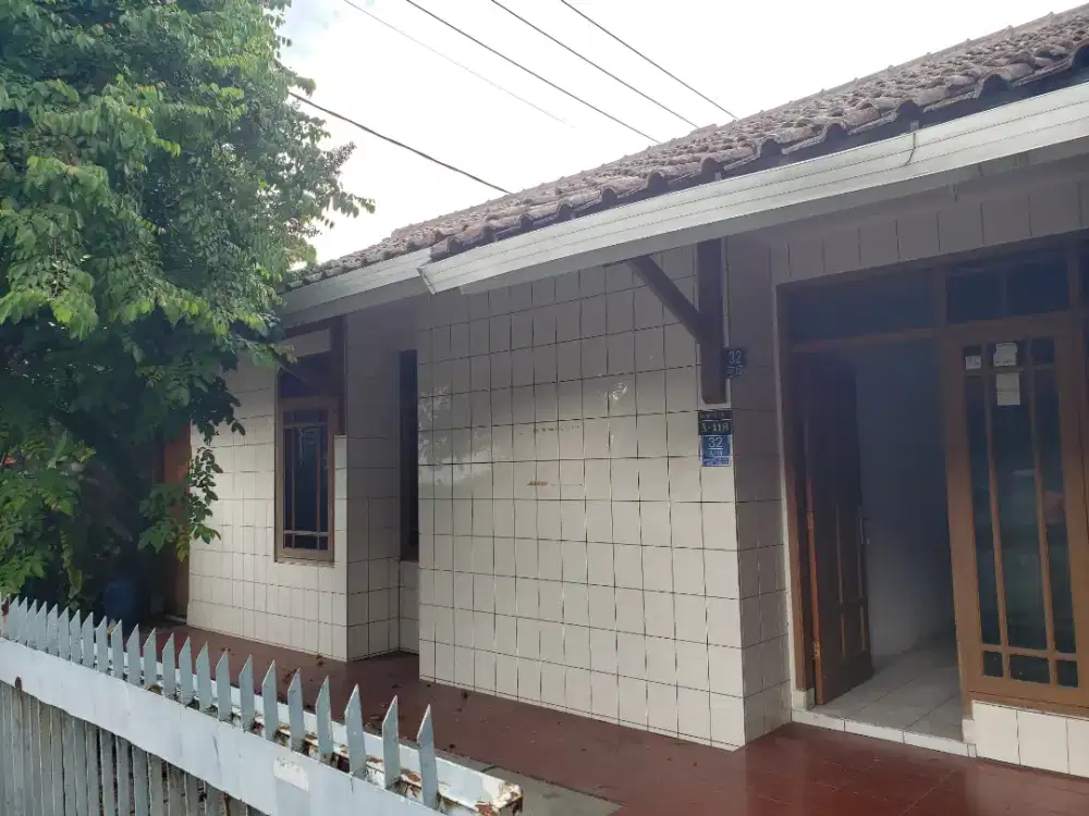 Rumah Tua masih asri dan kosong