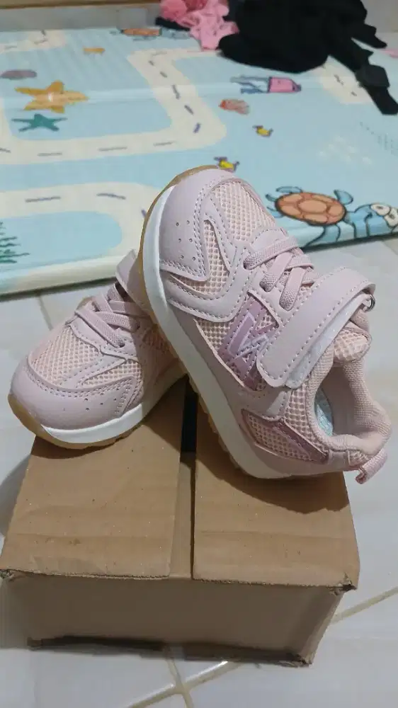 Sepatu anak size 23 warna pink