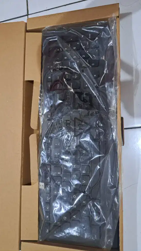 Keyboard dgn kabel USB merk lenovo