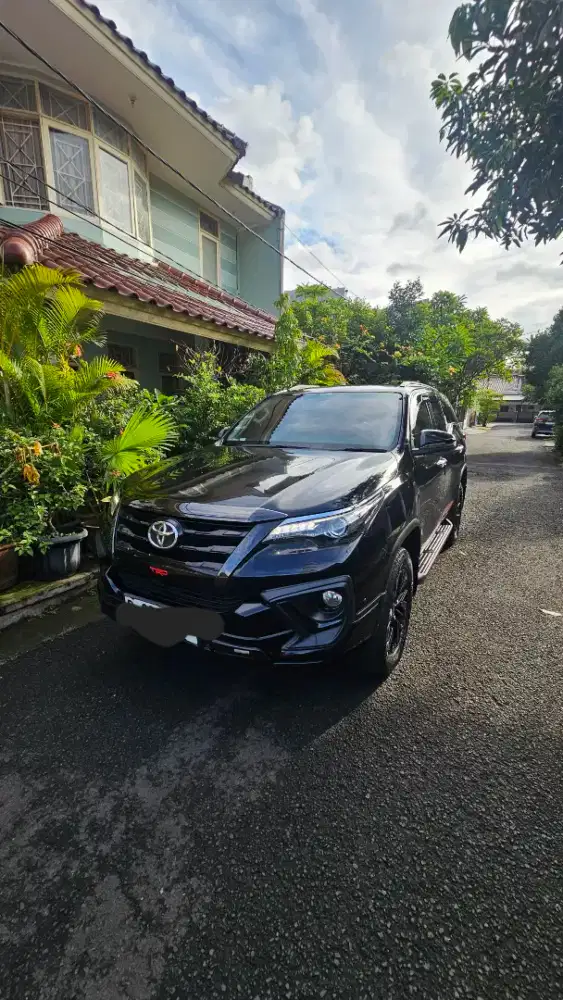 TOYOTA FORTUNER (2020)