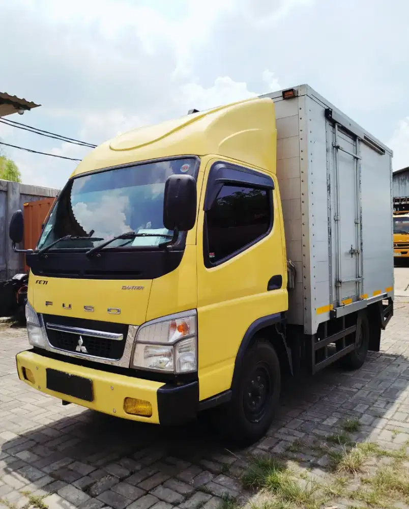 MITSUBISHI COLT DIESEL CANTER 4 BAN BOX KONDISI ISTIMEWA SEPERTI BARU