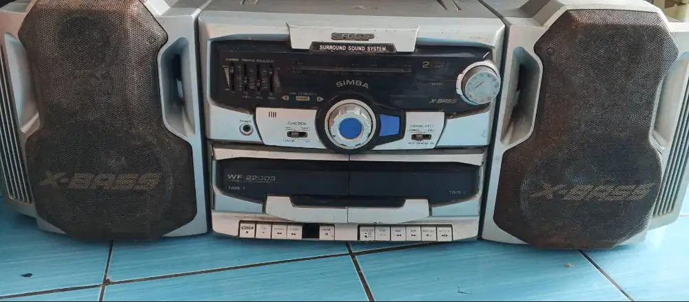 Tape Sharp Simba WF2200S.  Kondisi :   - radio nyala. - tape kaset 1 n