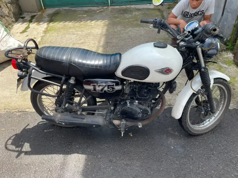 KAWASAKI W175 WARNA PUTIH TULANG 2019