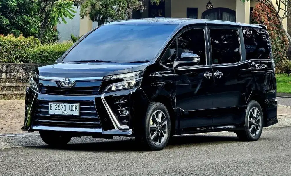 Toyota VOXY 2019 /2020
