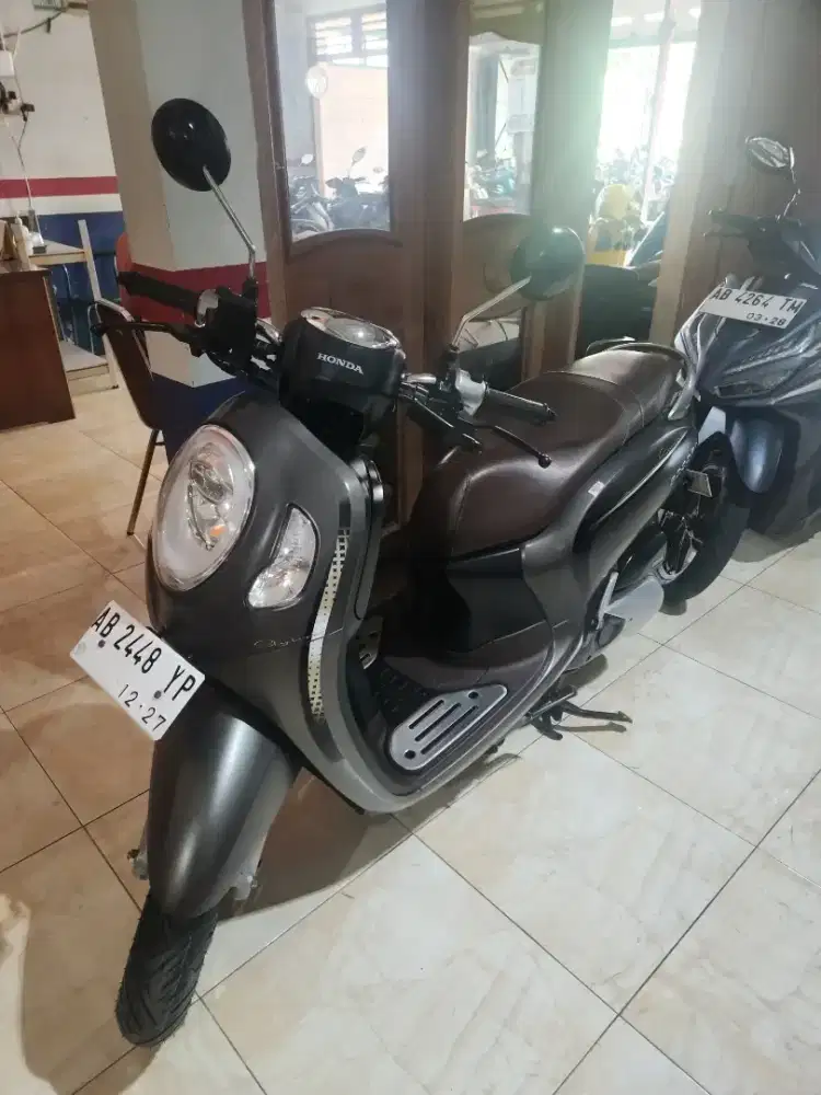 Dp500rb Scoopy keyless brown 2022 gbm kredit atau tunai