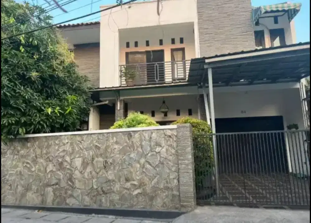 RUMAH MEWAH DI JL. SETIA JATIWARINGIN