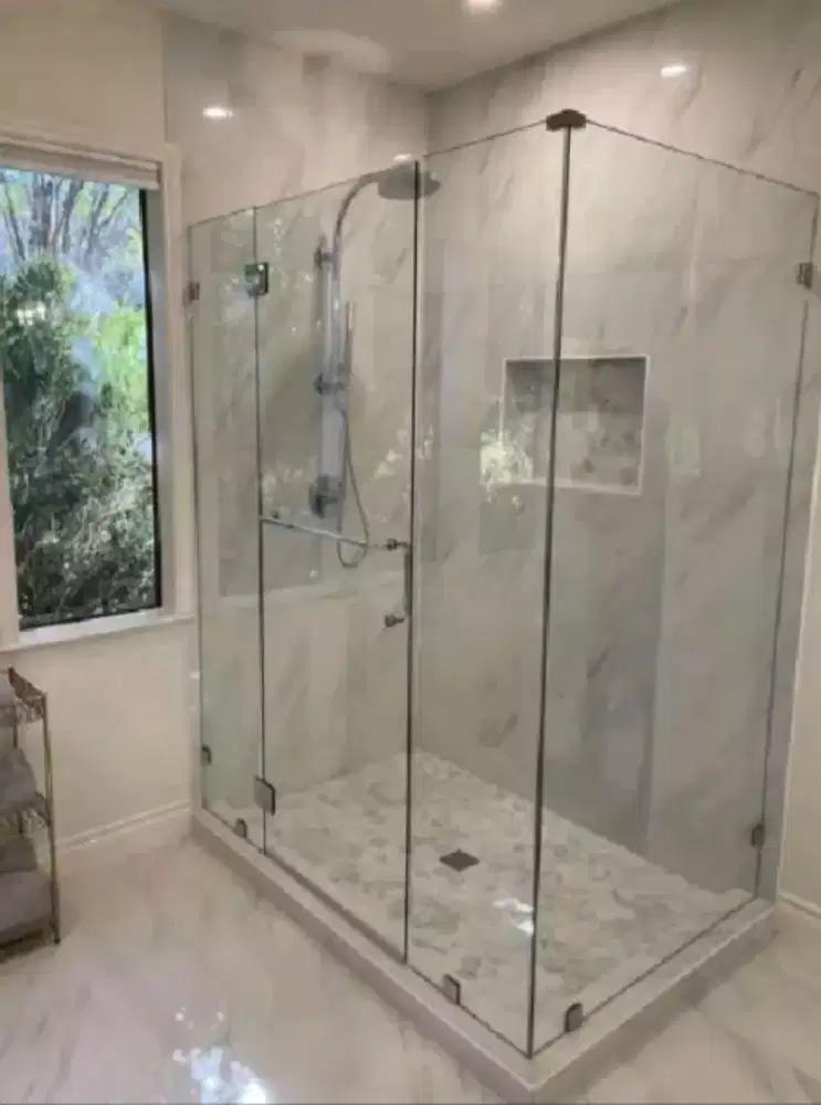 Kaca shower kamar mandi model swing