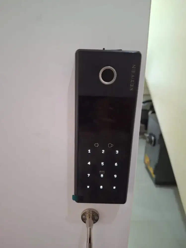 Smart Door Lock Seyven