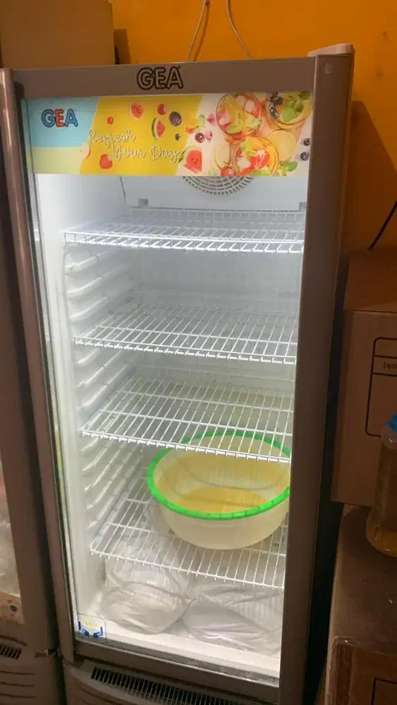 Dijual Chiller kulkas Gea 222 Liter ! like new masih ada garansi!