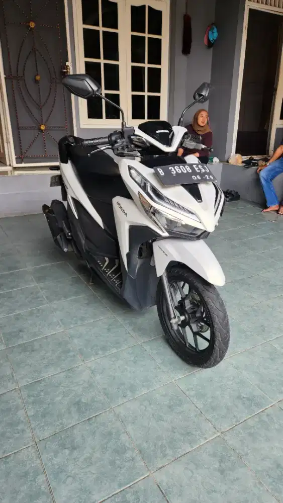 Honda Vario 125 CBS ISS 2021 Putih KM15k