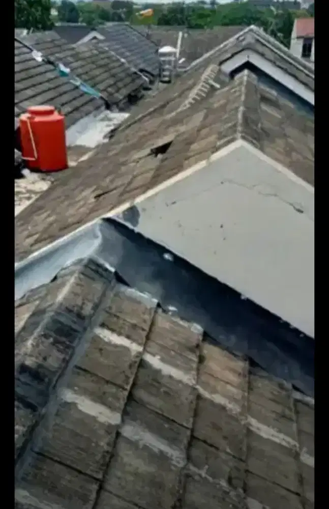 Tukang perbaikan atap bocor,dag,talang,kanopi,renopasi dll