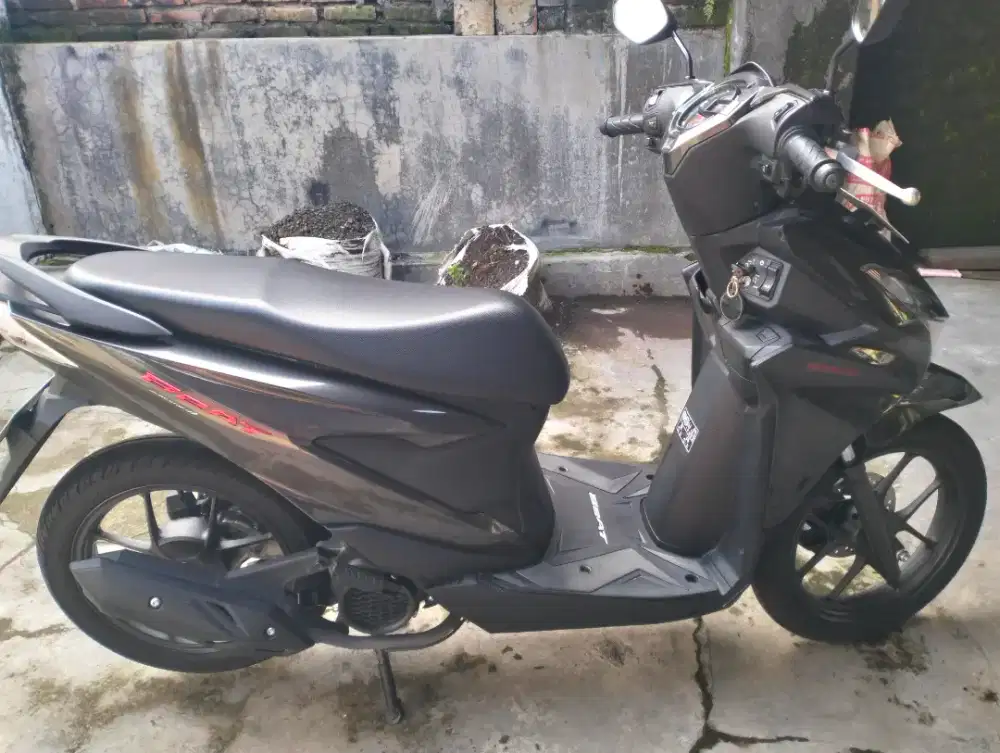 Beat DLX 2025 Warna Hitam Grey