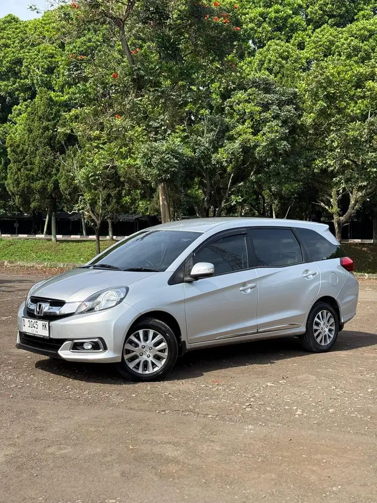 Mobilio prestige metik