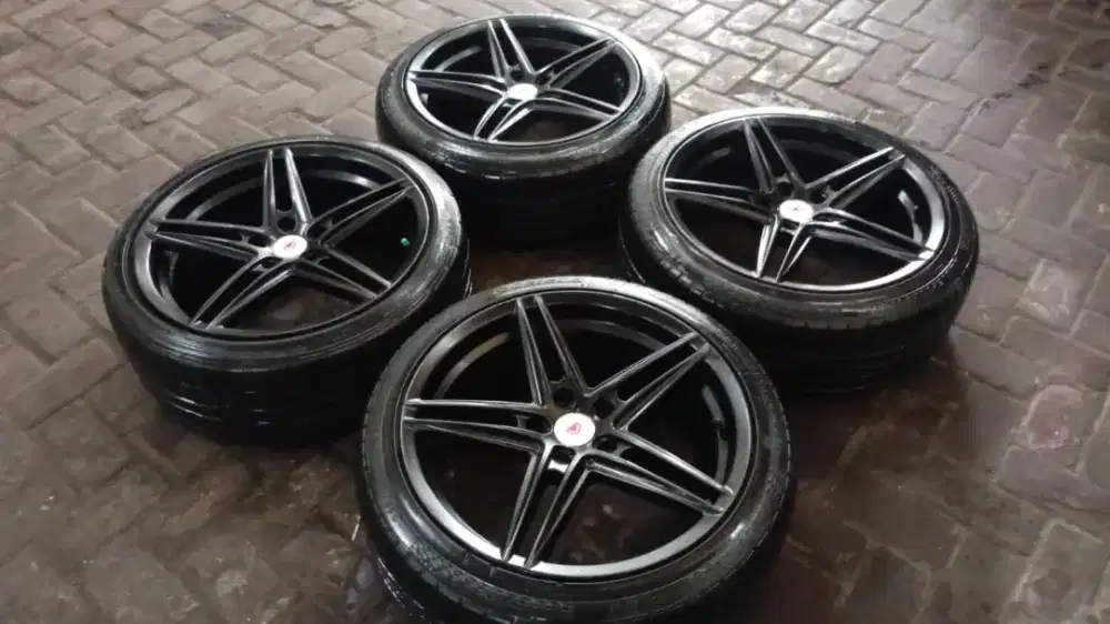 Velg VOSSEN Ban 90% R18 Innova Reborn Zenix Rush Terios Camry Alphard