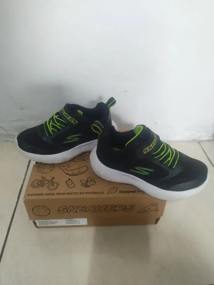 Sepatu Sketchers Original No 23