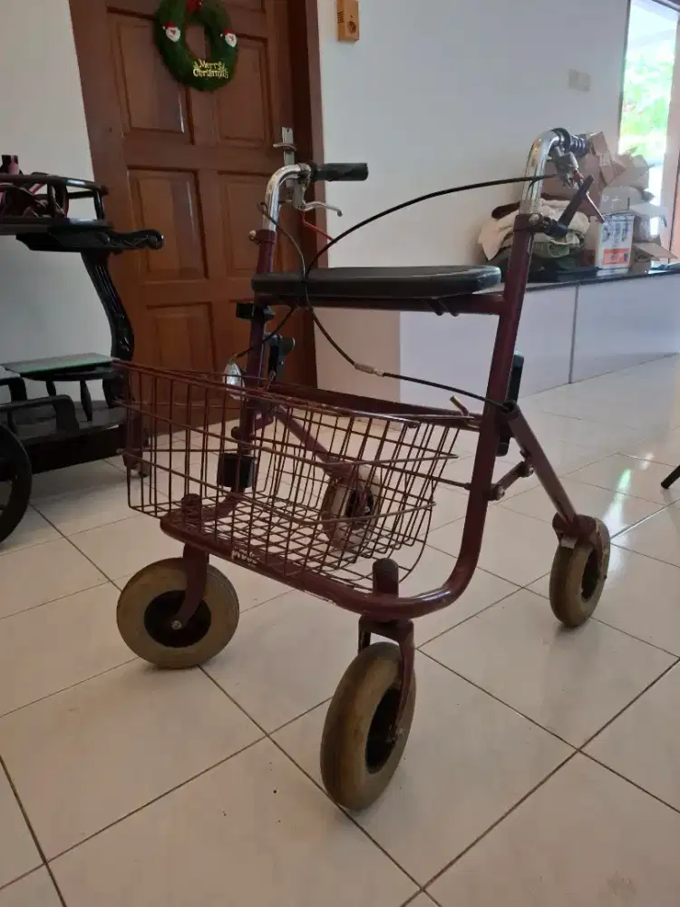 Dijual cepat Rollator Dewasa, Alat Bantu Jalan, Kondisi bekas