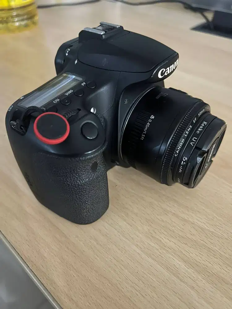 CANON EOS 60D DSLR + LENSA KIT 18-55mm