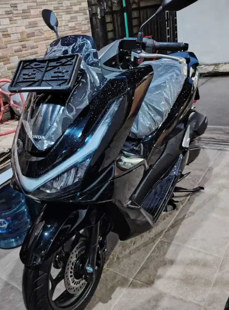 Dijual Motor Honda PCX Black Tahun 2025