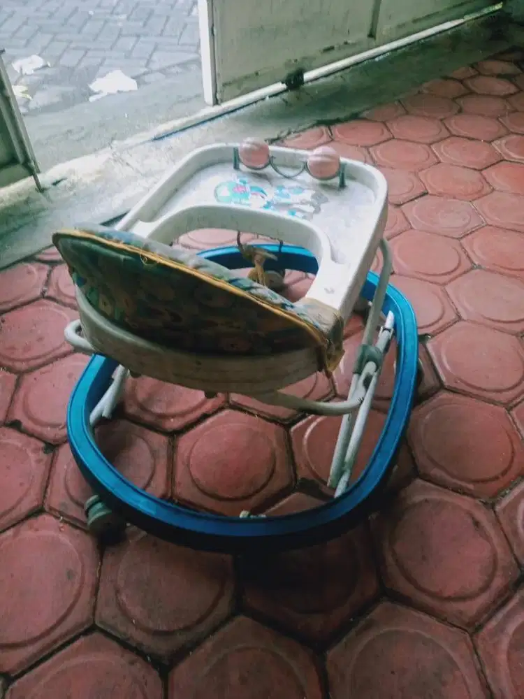 baby walker murah meriah untuk bayi anda latihan berjalan
