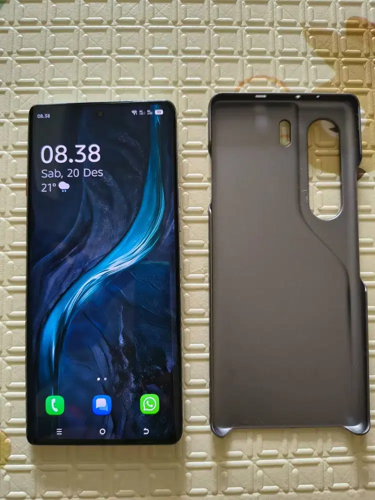 camon 40 pro titanium ram 8/256