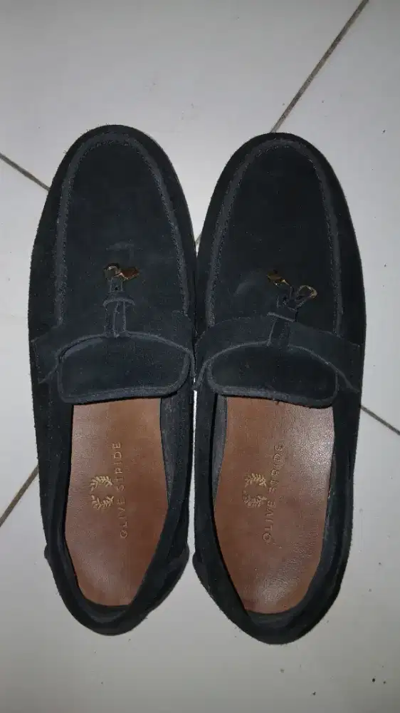 OLIVE STRIDE - Syrax Loafers in Black Sepatu Slip on