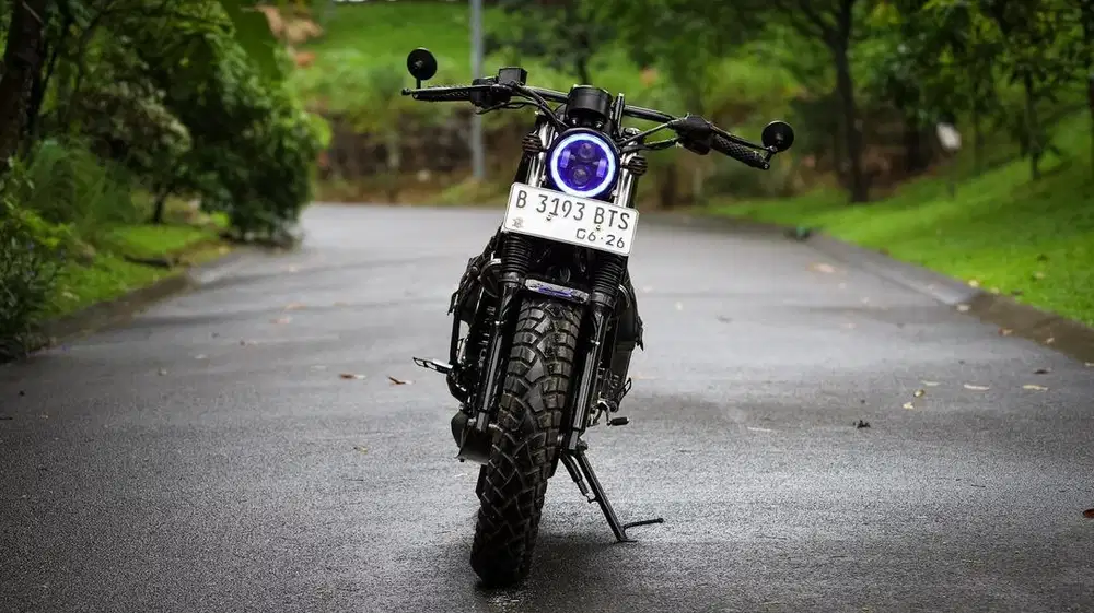 YAMAHA SCORPIO BOBBER 2013