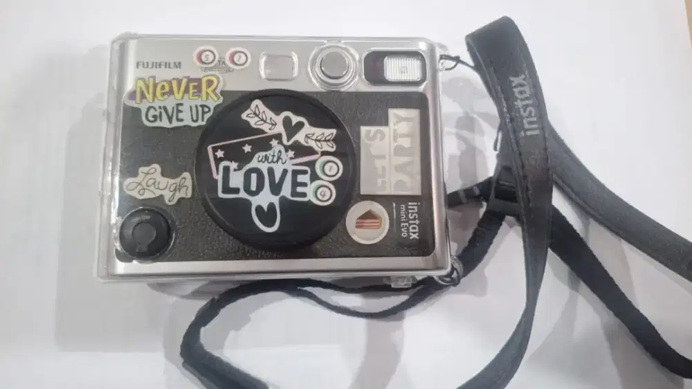 DIJUAL! Kamera Instax Mini Evo Hitam