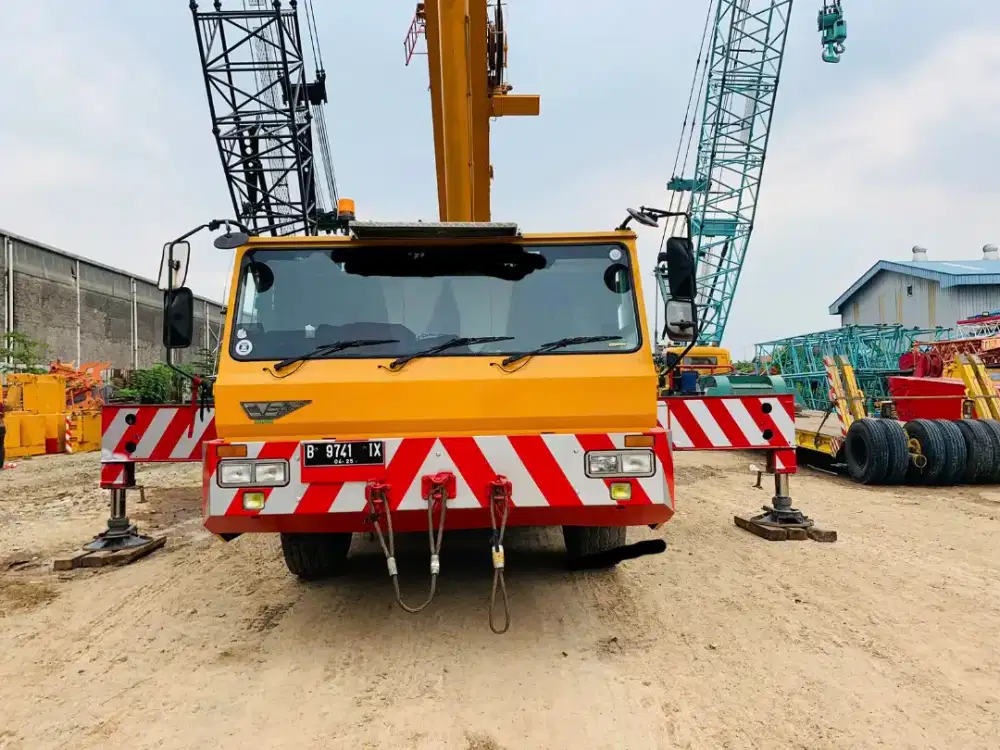 Mobile crane 250 ton SUMITOMO