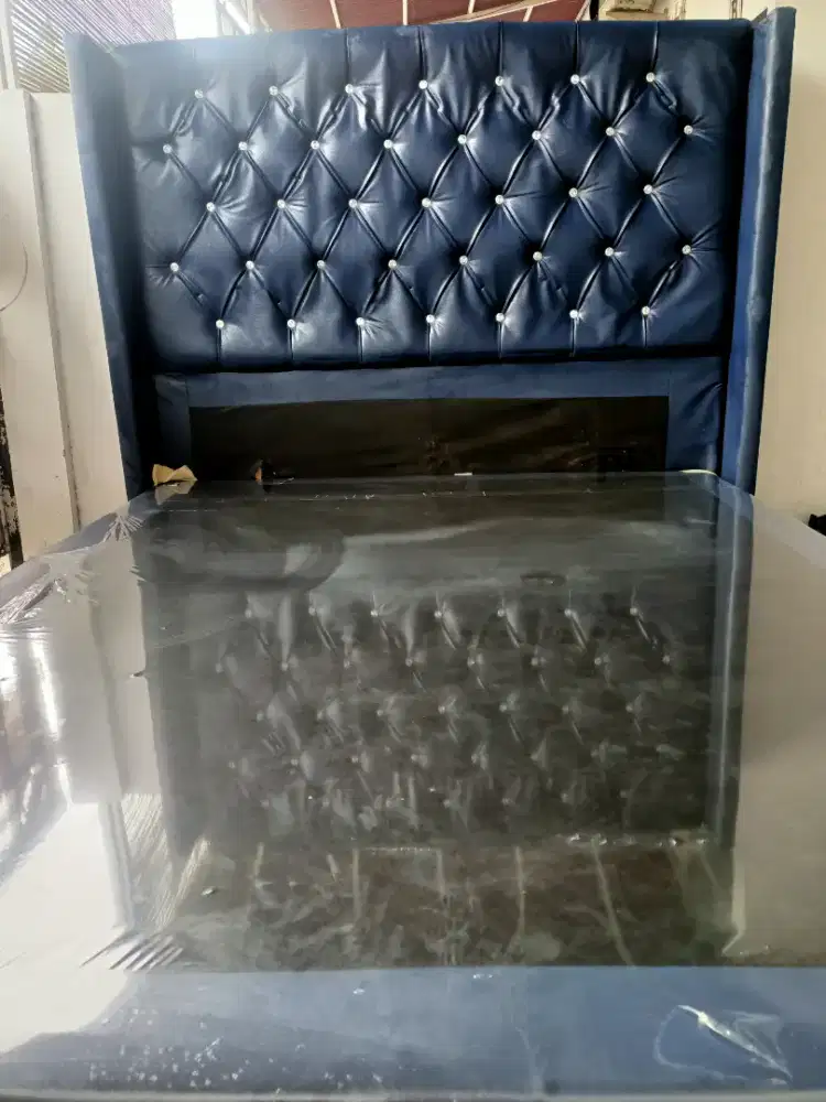 Di jual cepat dipan saja size queen