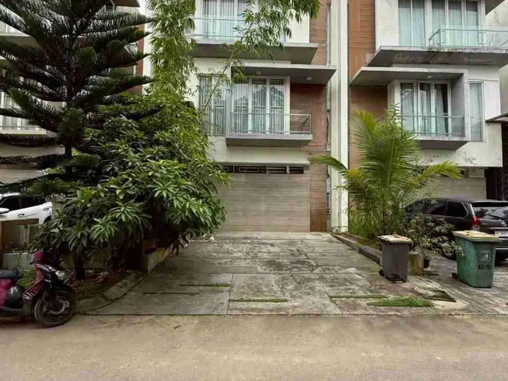 DIJUAL !!

Rumah Mewah 4 lantai di perumahan Citraland Megah Kawasan Batam Centre