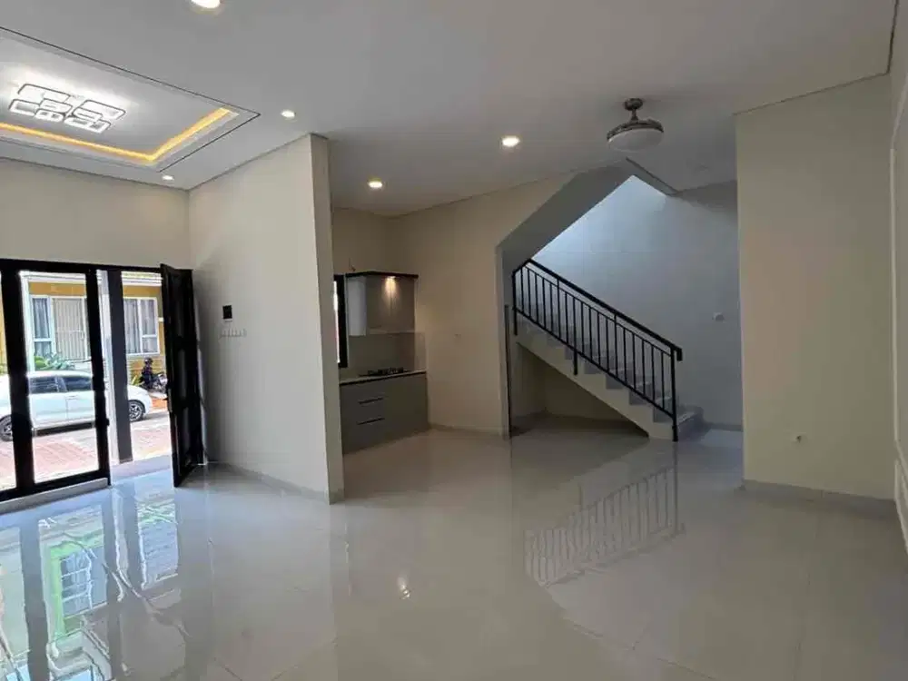 Rumah baru cantik rapi 3 lantai dekat Summarecon Mall