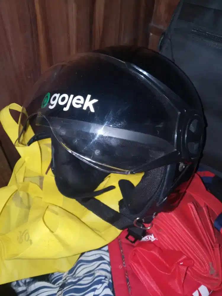 Helm Lexi 155 bawaan