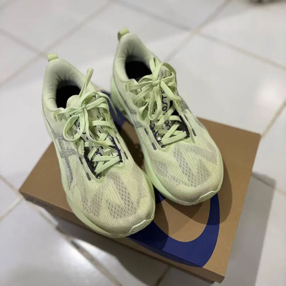 Sepatu Lari ASICS Novablast 5