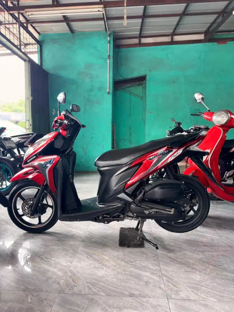 VARIO KZR 2014 merah glossy