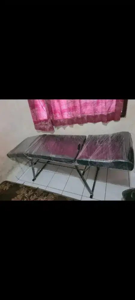 Bed tattoo atau salon