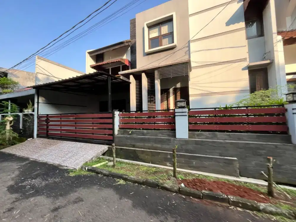 Rumah Bagus Dgn 2 Carport di Bintaro Tangsel Om-17266