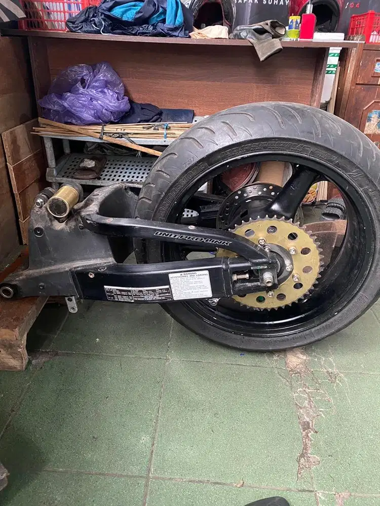 Set limbah moge swingarm cbr600rr set monoshock & velg zx7 old